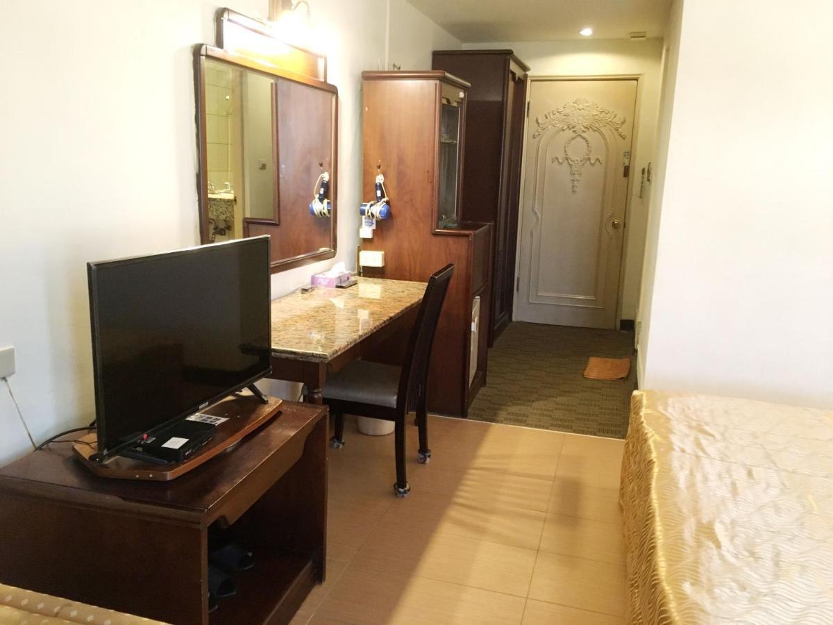 文南哥爸妻夫飯店 Hotel Tainan Exterior photo